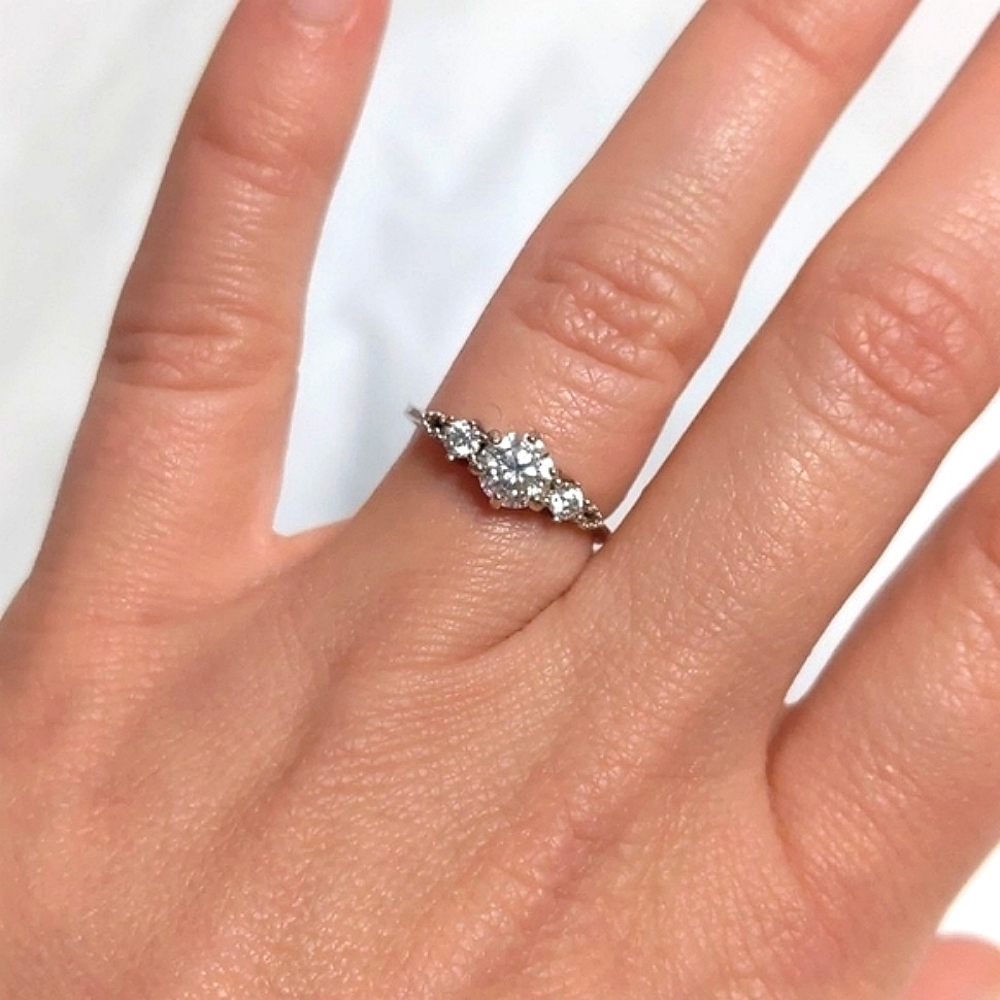 5mm moissanite 3 stone ring engagement silver 4.5 - Picture 5 of 8